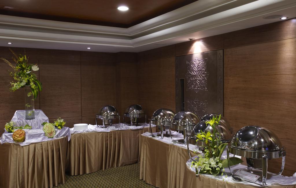 The President Hotel Bengaluru Zewnętrze zdjęcie